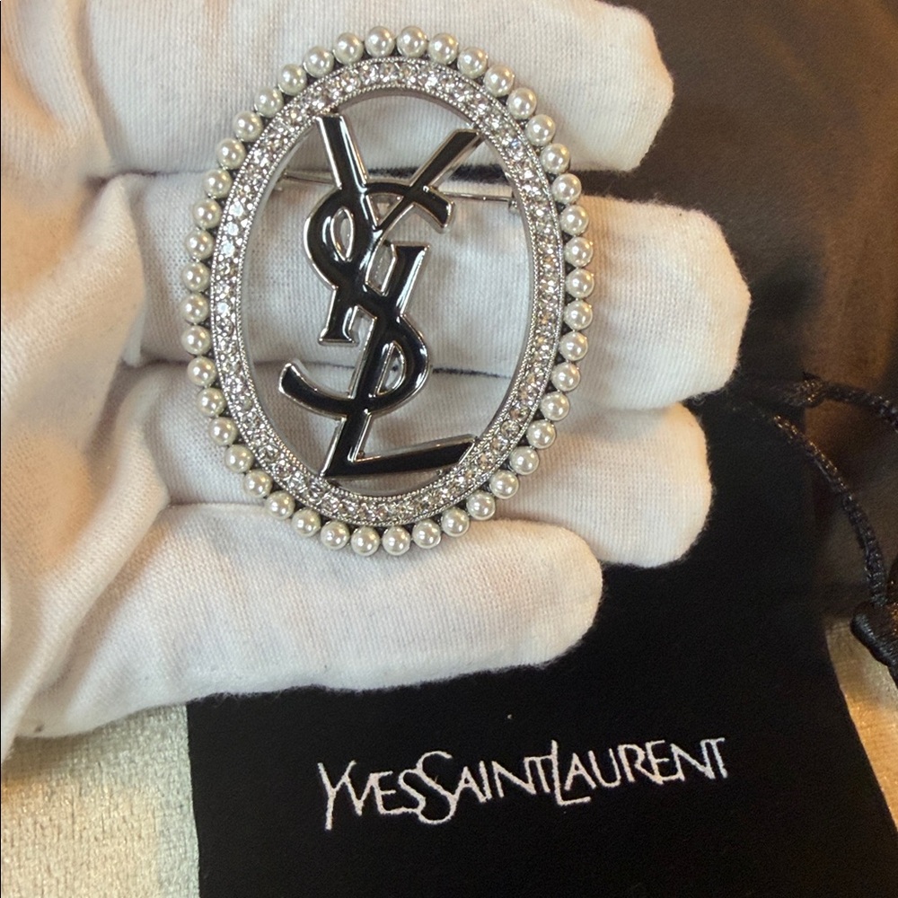 Vintage YSL Silver Tone Brooch with Crystals and Faux Pearls 2” - Picture 6 of 7